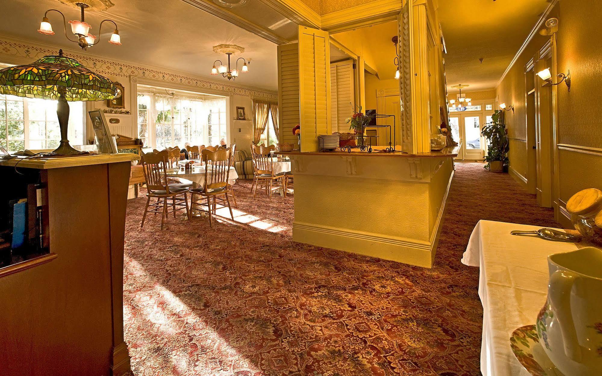 פסיפיק גרוב Centrella Hotel, A Kirkwood Collection Hotel מראה חיצוני תמונה